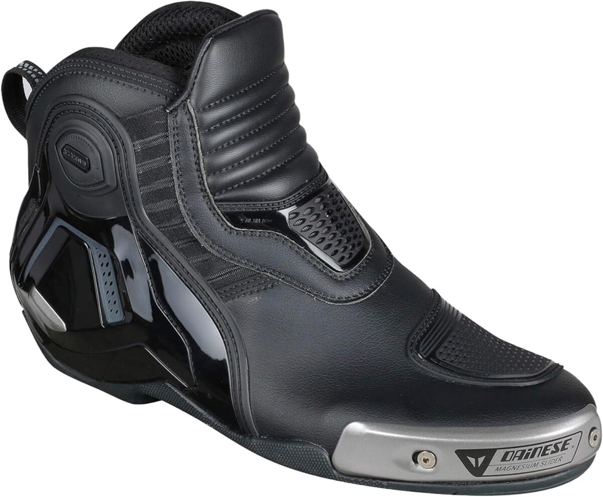Test des chaussures moto Dainese Dyno Pro D1