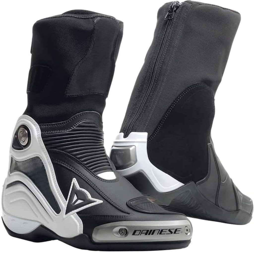 Test des bottes de moto Dainese Axial D1