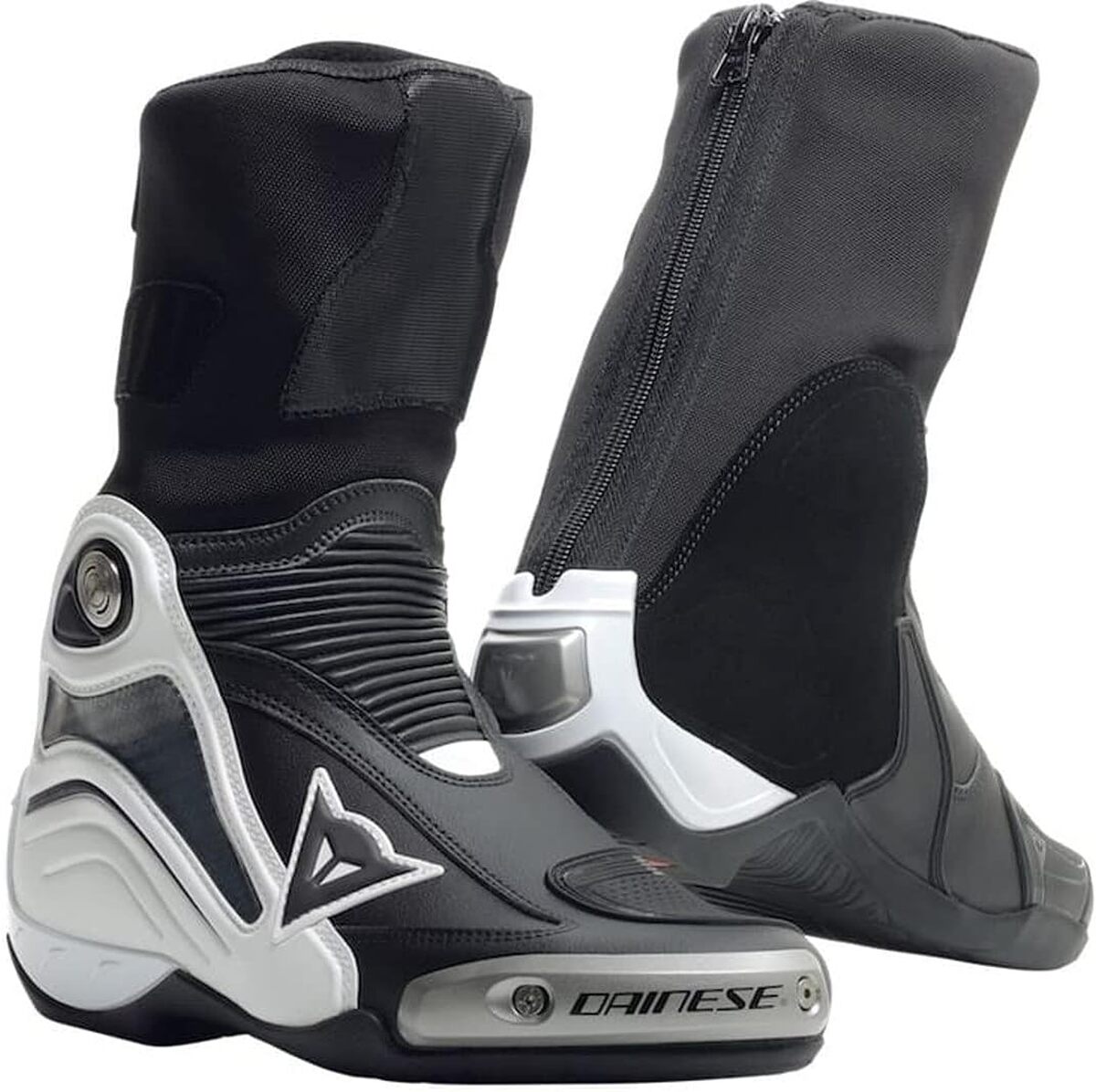 Test des bottes de moto Dainese Axial D1