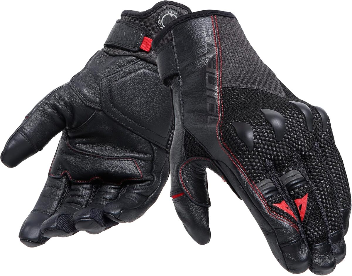 Test des gants moto Dainese Karakum : confort et protection d'été