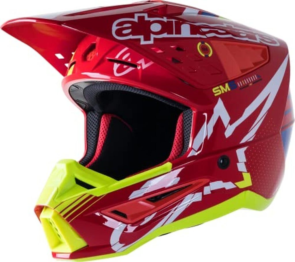 Test du casque Alpinestars Supertech S-M5 : couleurs vives et sécurité
